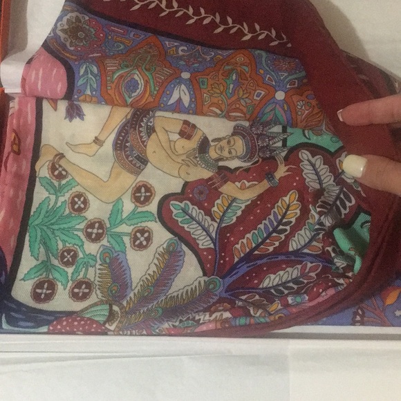 { Hermès } Aux Portes Du Palais Bordeaux Scarf - Picture 6 of 8